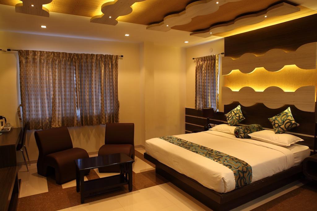 Hotel SBS Grand Coimbatore Zimmer foto