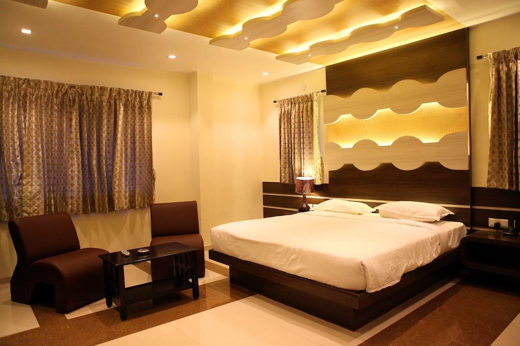 Hotel SBS Grand Coimbatore Zimmer foto