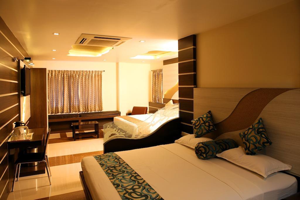 Hotel SBS Grand Coimbatore Zimmer foto