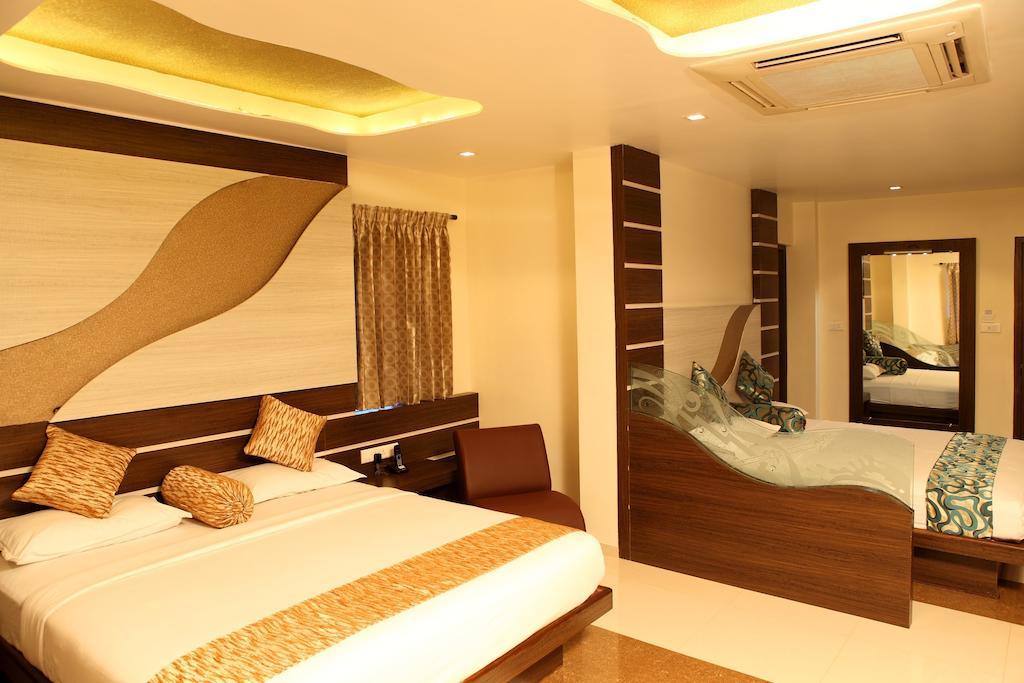 Hotel SBS Grand Coimbatore Zimmer foto